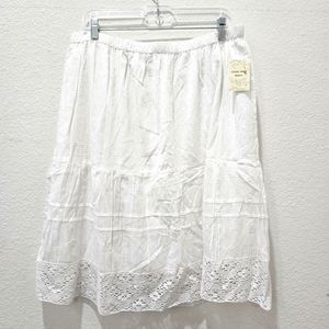 Nwt Studio west apparel white eyelet skirtsize XL